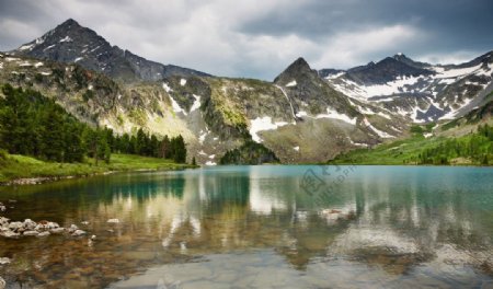 高山清水图片