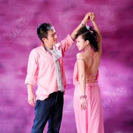 紫色婚纱图片