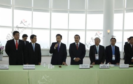 韩国领导会议讲话图片