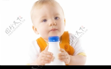 小孩奶瓶图片