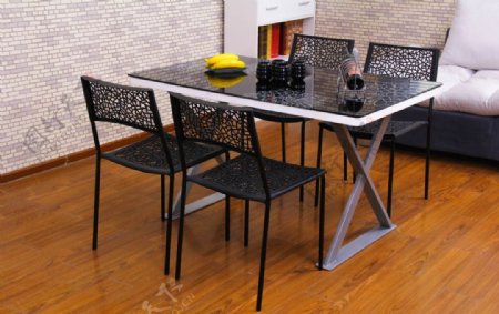 现代风格家具餐桌椅