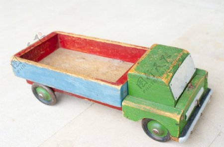 木质怀旧玩具小卡车