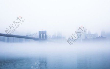 大桥迷雾