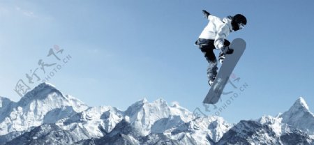 滑雪的运动员高清摄影