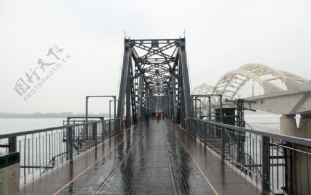 百年铁路桥