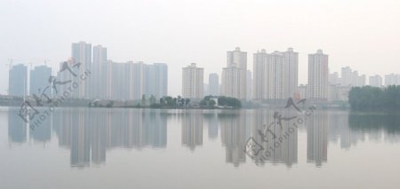 湖边的建筑风景视频素材