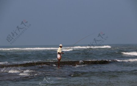 斯里兰卡海边钓鱼