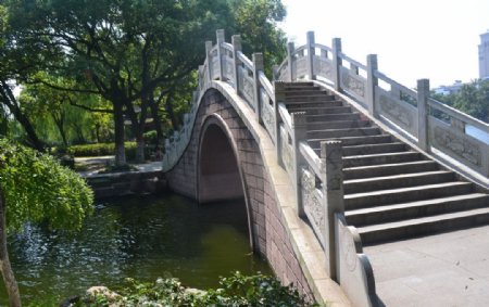 月湖花溪桥