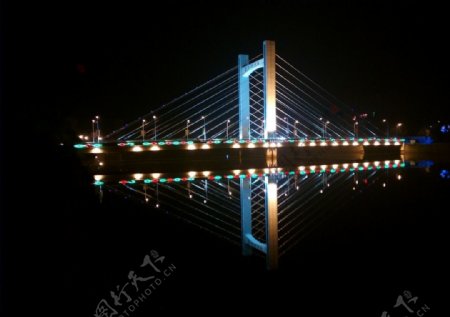 吉林省辽源市斜拉桥夜景