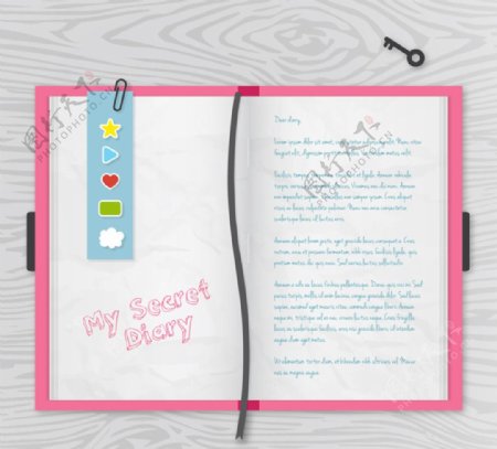 敞开的粉色日记本