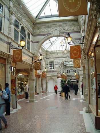 维多利亚时代的购物商场
