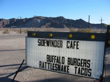沙漠里的咖啡馆