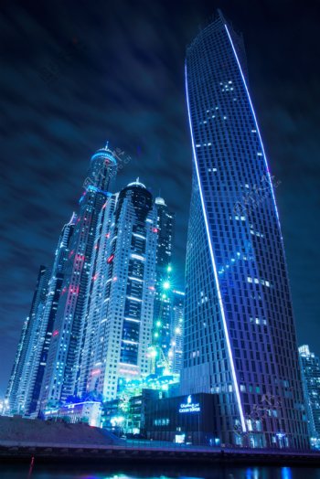 迪拜高楼夜景图片