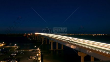 夜晚的高架桥