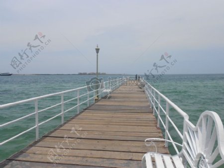 大海沙滩桥梁