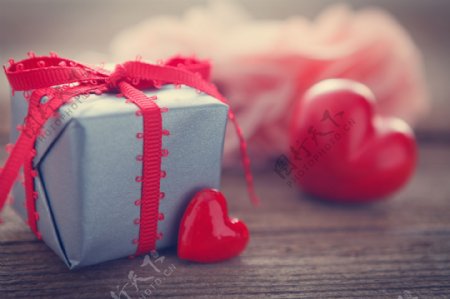 情人节爱心礼物盒图片