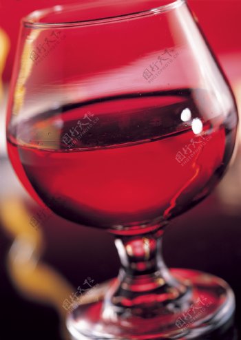 一杯红酒饮料图片