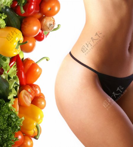 性感美女与新鲜蔬菜图片