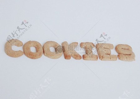 饼干组成的字母