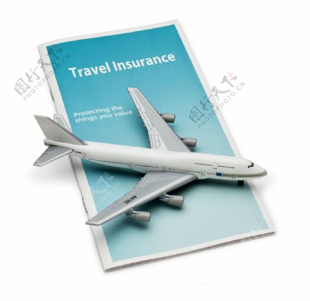 飞机模型与保险单图片