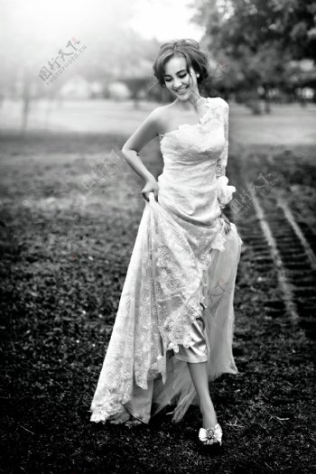 黑白风格新娘美女图片