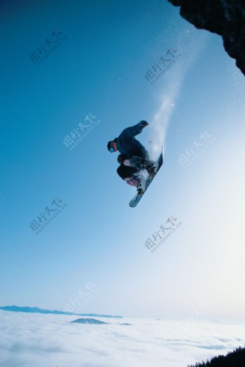 滑雪的人物摄影图片