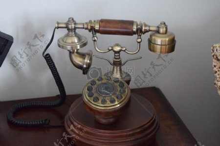 古老的座机电话