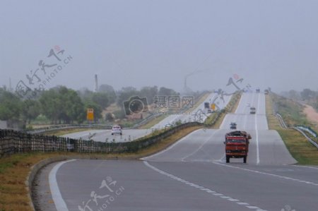 亚穆纳河高速公路