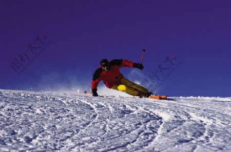 冬日运动滑雪图片