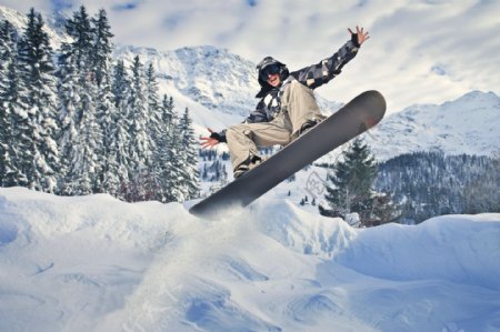 冬季欧美滑雪图片
