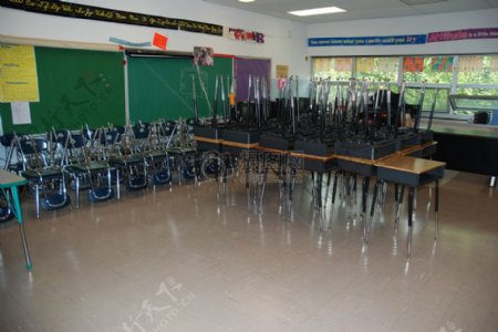 教室里的家具
