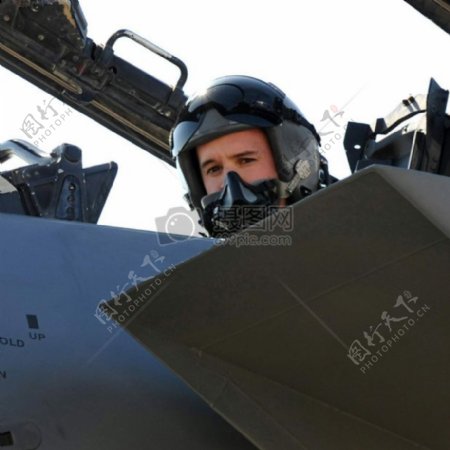 F15E飞行员保护地面部队大规模交火