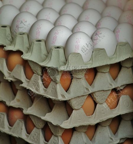 蛋盒里的有机鸡蛋
