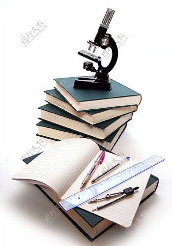 显微镜和书籍