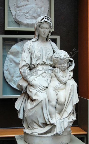 雕像在博物馆