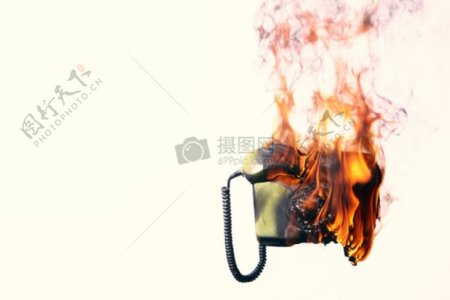 燃烧中的电话机