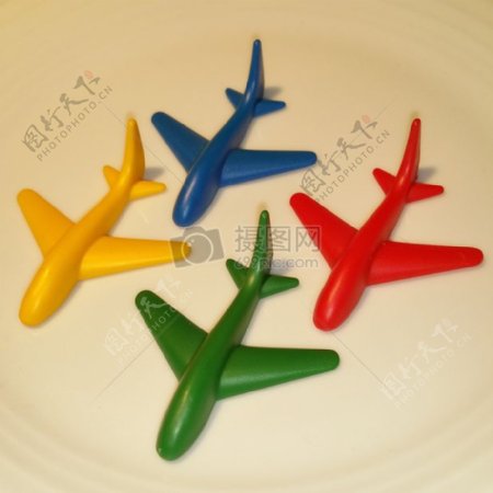 四只玩具飞机