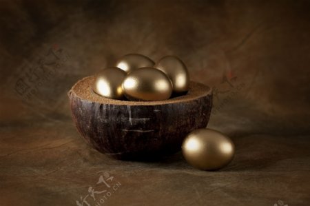 木碗里的金蛋