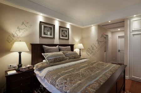 现代美式卧室装修效果图