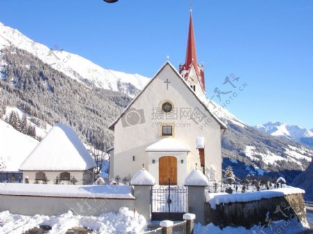 白雪覆盖的教堂