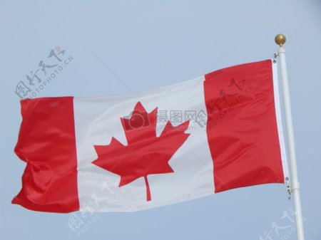 天空中的加拿大国旗