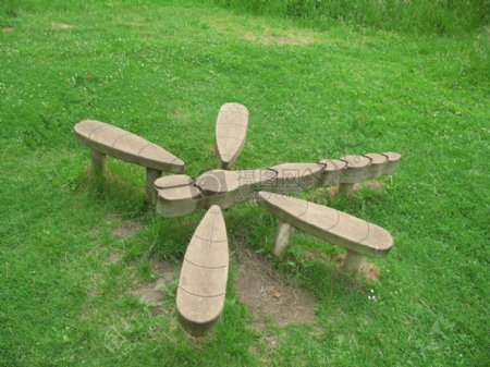 蜻蜓形状的木凳
