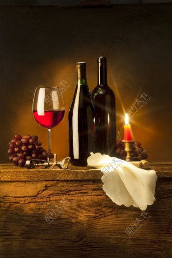 蜡烛与葡萄酒图片