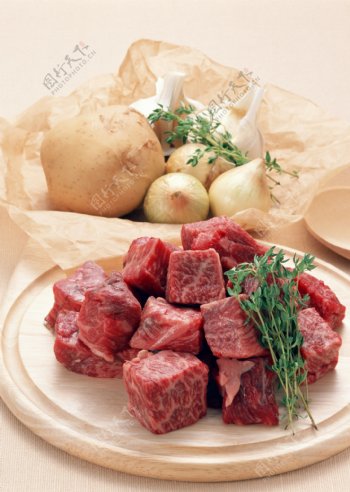 菜板上的瘦肉图片