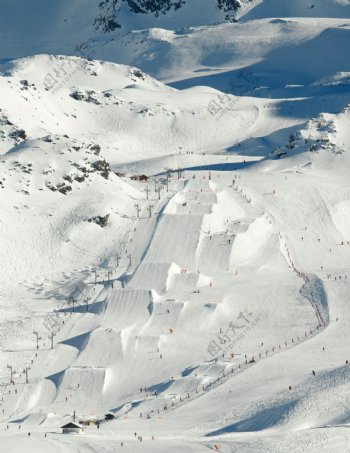 滑雪场风景图片