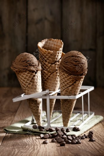 巧克力冰激凌摄影图片
