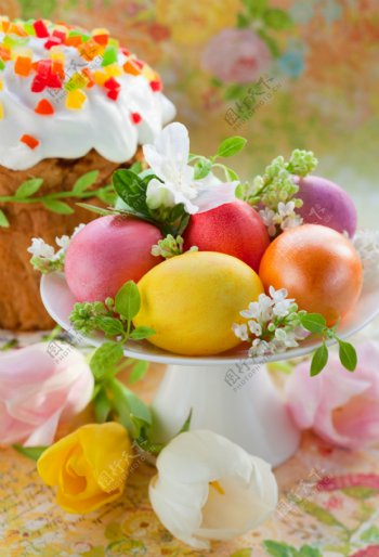 美丽花朵与彩蛋蛋糕图片