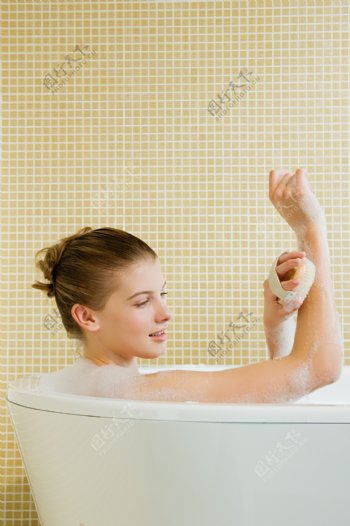 高清美女沐浴图片图片