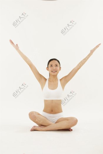 练瑜珈的性感美女图片