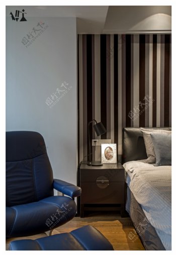 现代家居卧室软装效果图